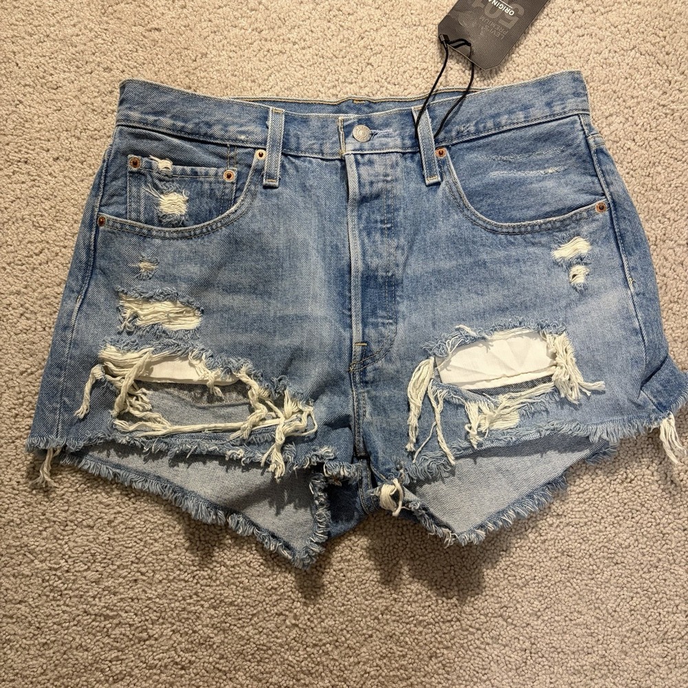 Levi's 501 Denim Shorts Button Fly Distressed Ripped Women's 30 W30 NWT New - Picture 4 of 12